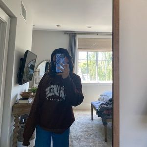 cute brown las angeles crewneck!